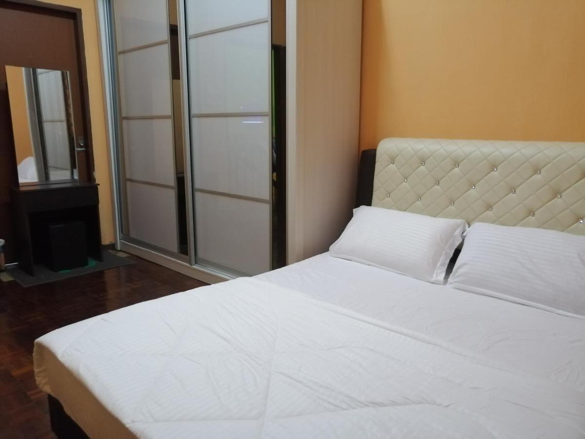 Kluang Barat Homestay Exterior foto