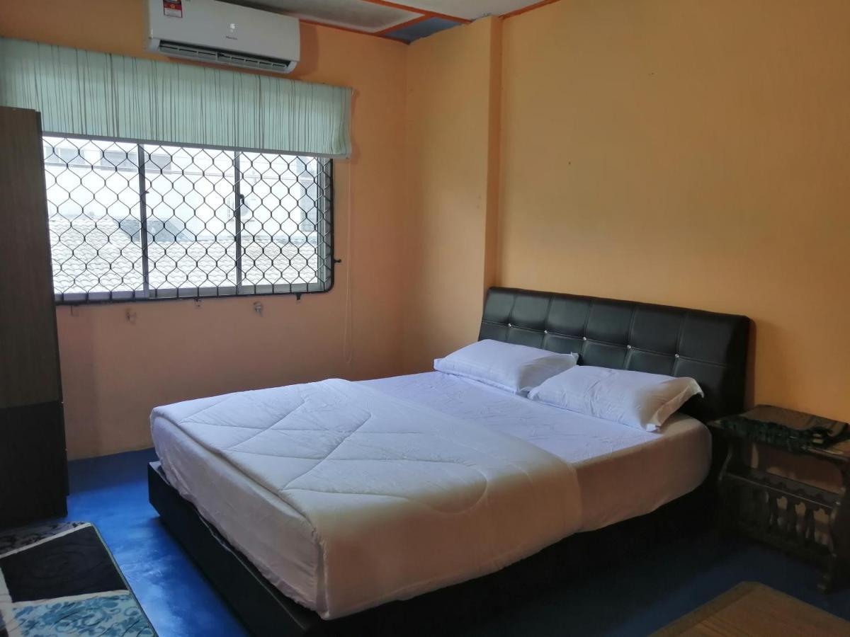 Kluang Barat Homestay Exterior foto