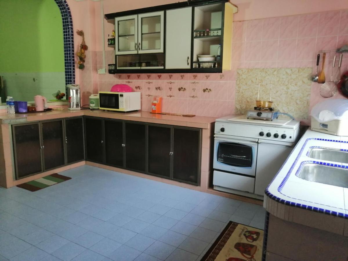 Kluang Barat Homestay Exterior foto