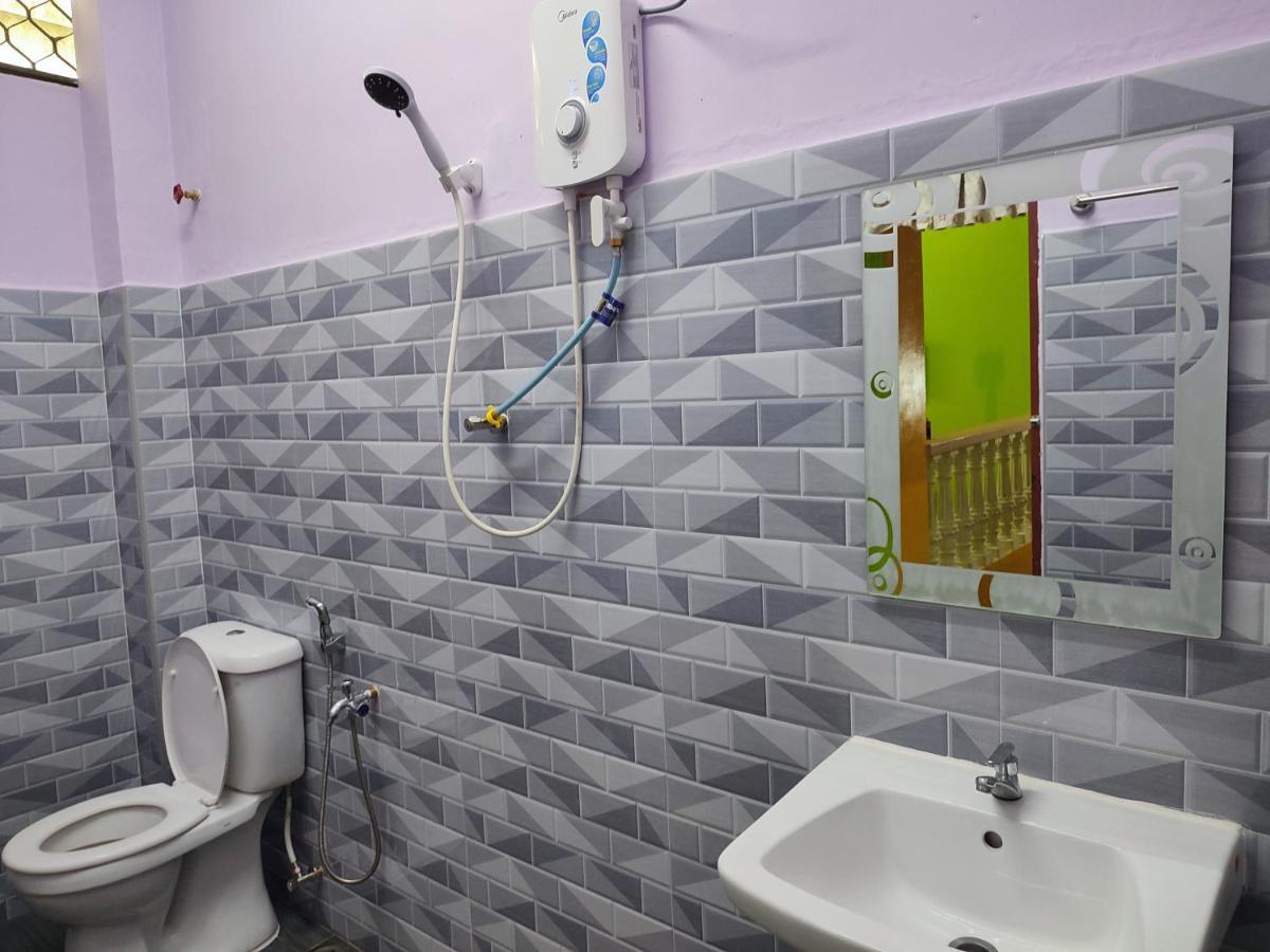 Kluang Barat Homestay Exterior foto